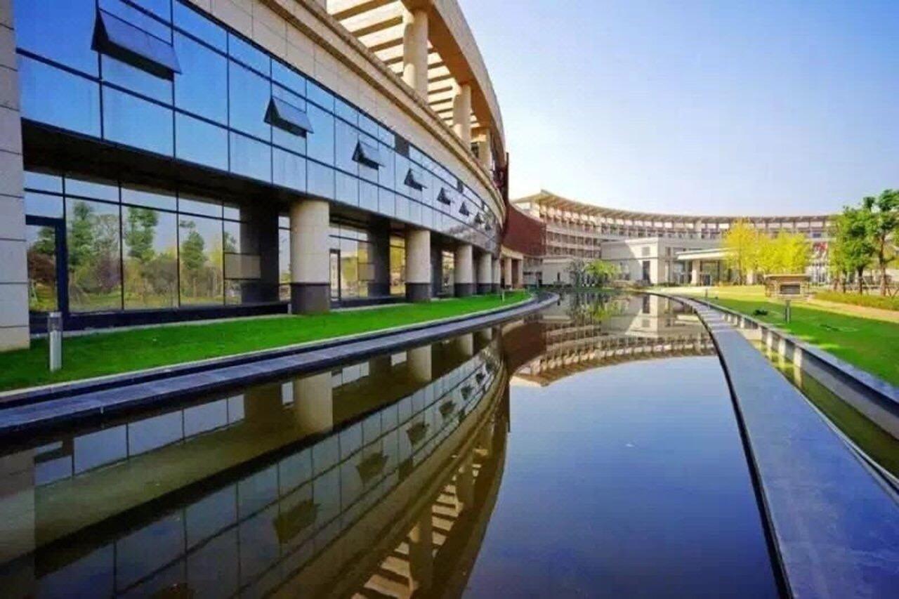 Radisson Blu Hotel Wuhan Etd Zone Eksteriør bilde